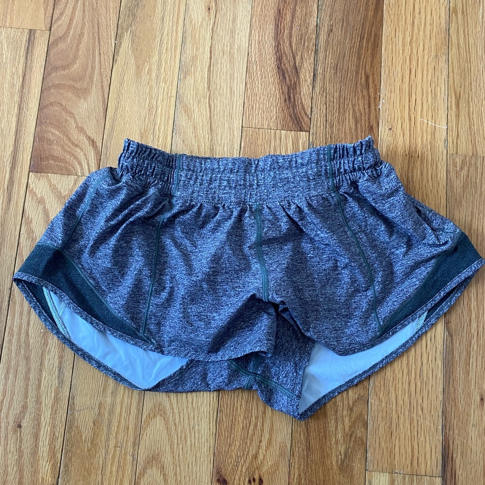 Lululemon Hotty Hot Shorts 2.5’